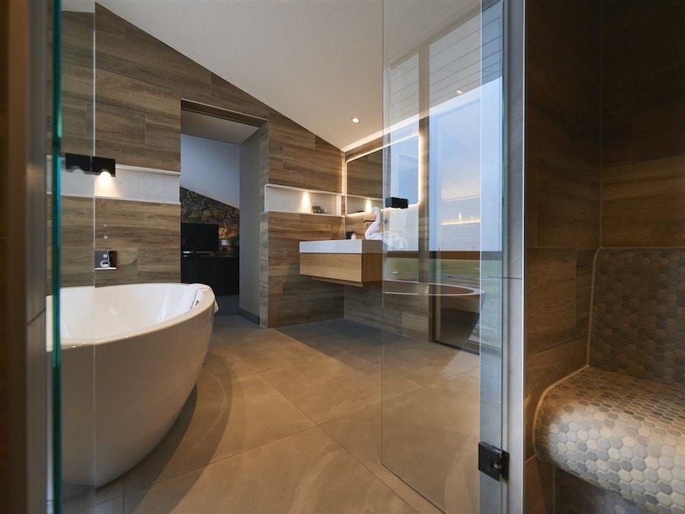 Van Der Valk Hotel Леуварден Екстериор снимка