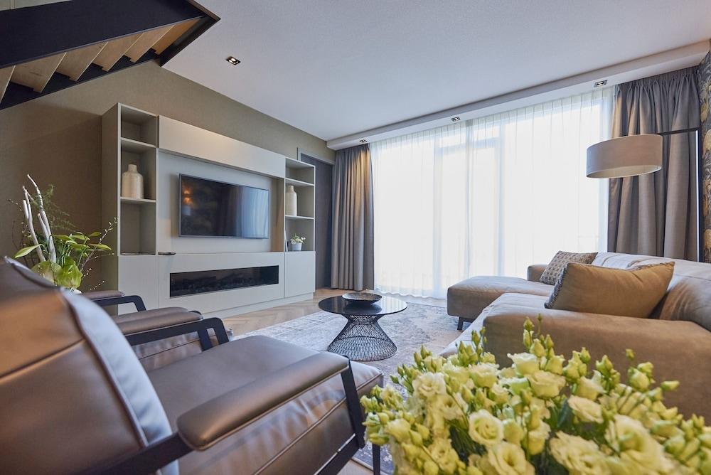 Van Der Valk Hotel Леуварден Екстериор снимка