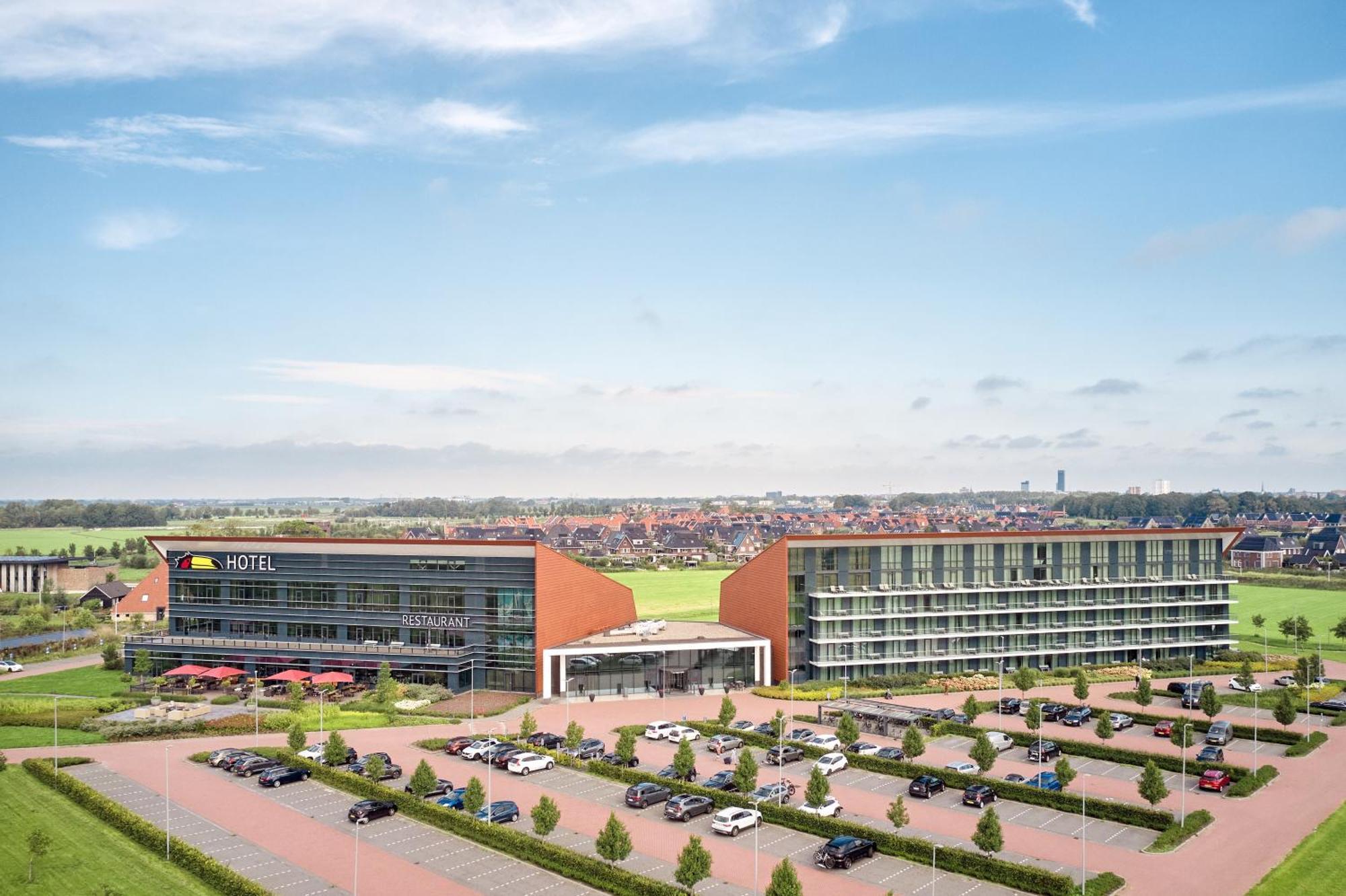 Van Der Valk Hotel Леуварден Екстериор снимка