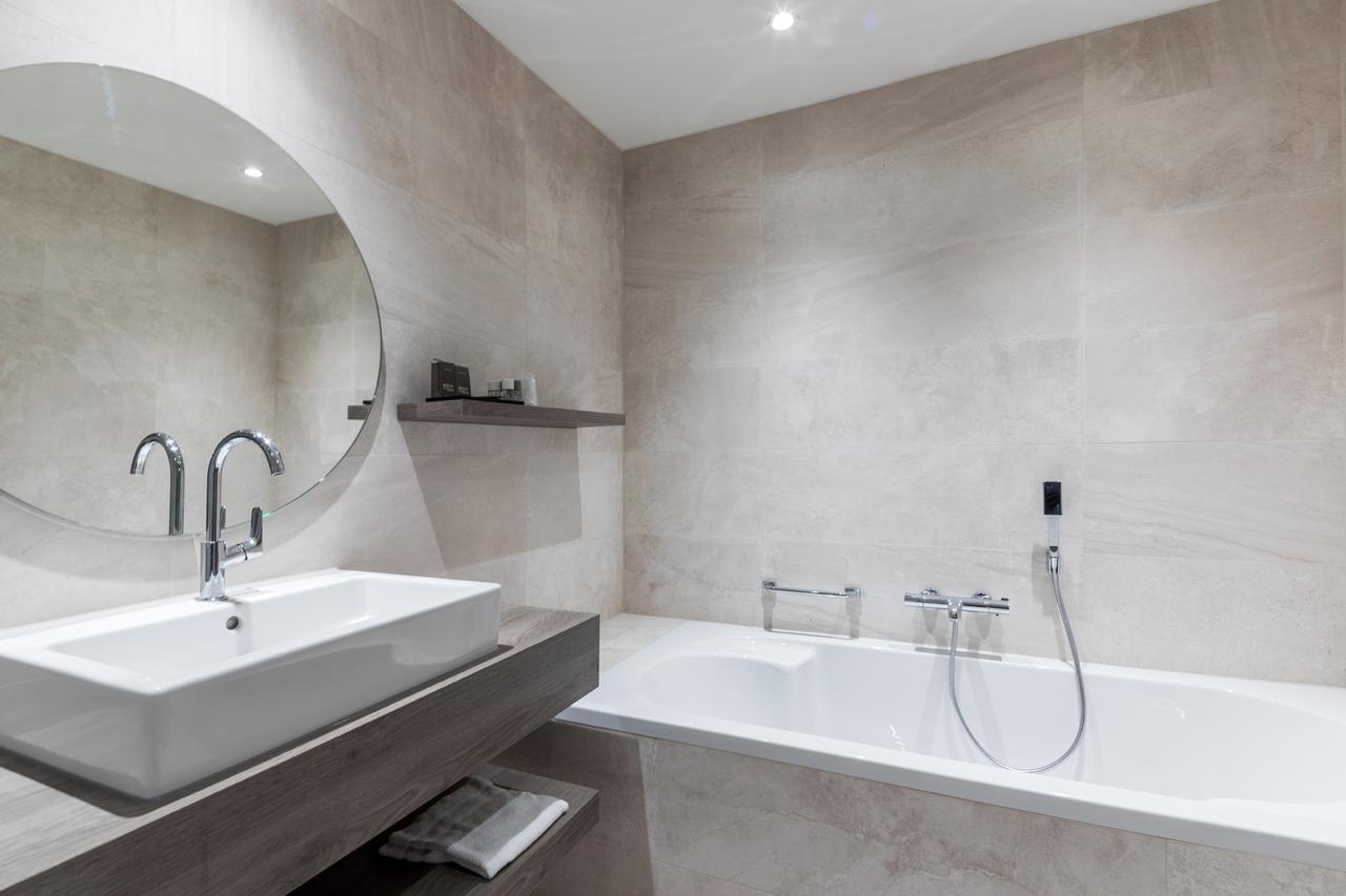 Van Der Valk Hotel Леуварден Екстериор снимка