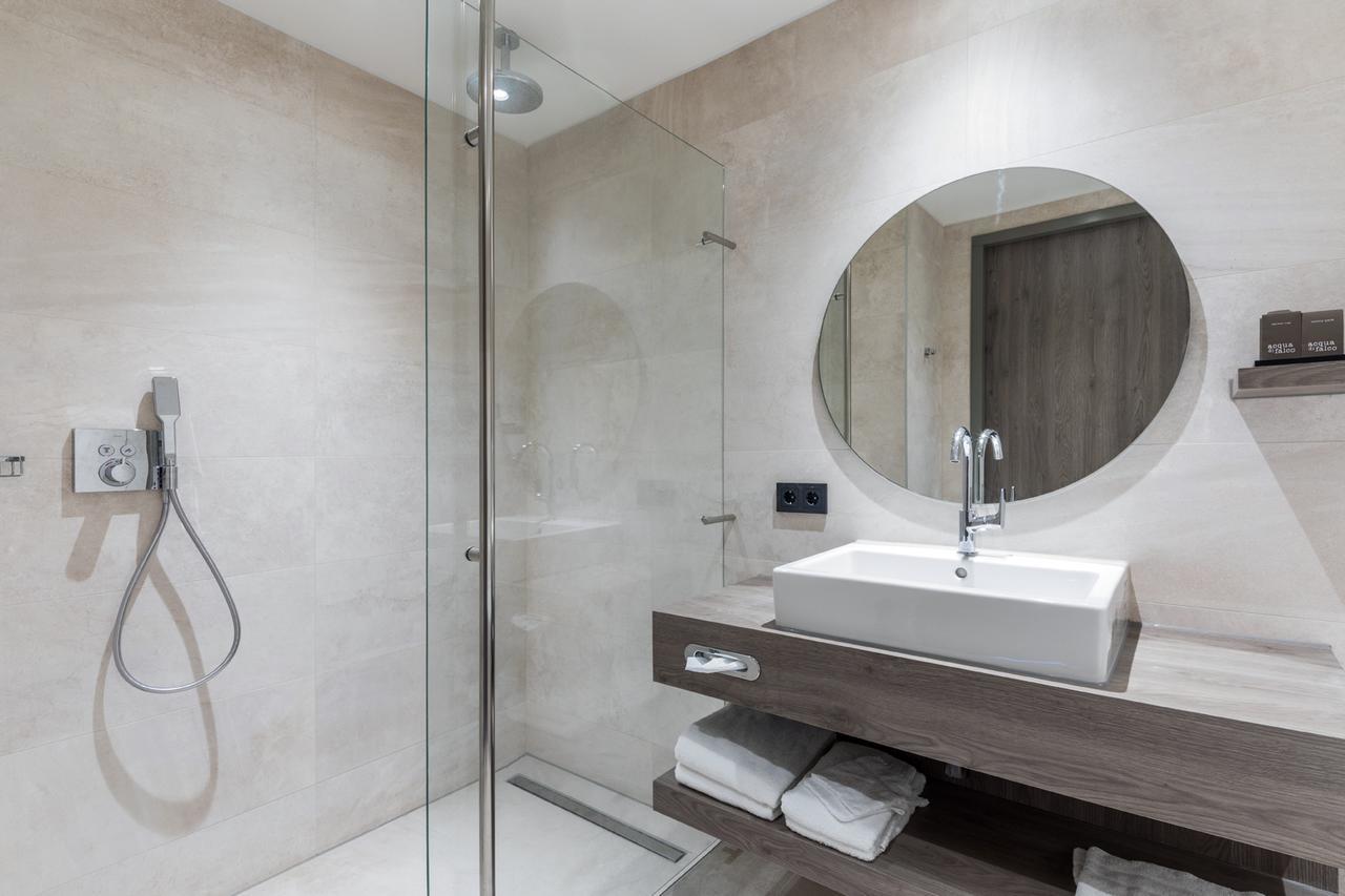 Van Der Valk Hotel Леуварден Екстериор снимка
