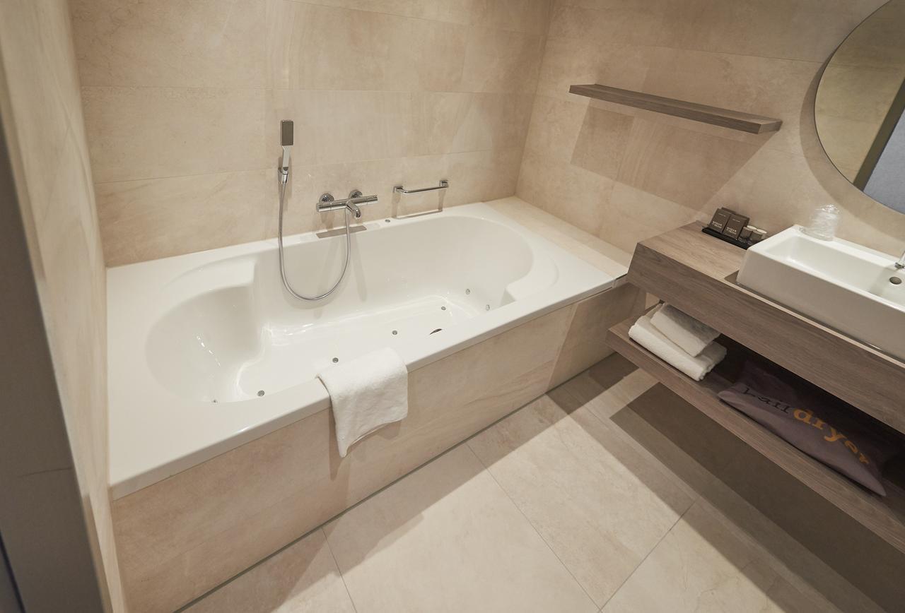 Van Der Valk Hotel Леуварден Екстериор снимка